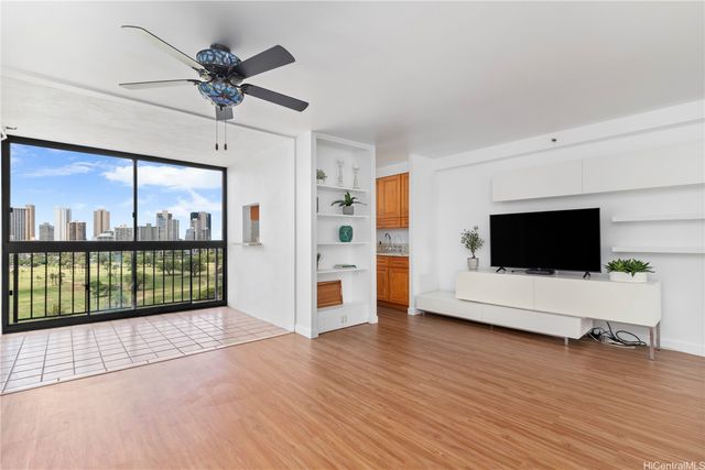 2916 Date Street 12D, Honolulu, HI 96826