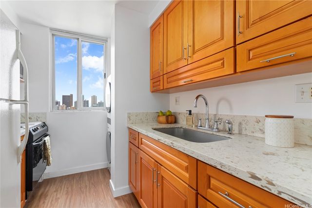 2916 Date Street 12D, Honolulu, HI 96826