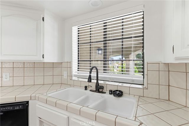 3205 Flintridge, Bakersfield, CA 93306