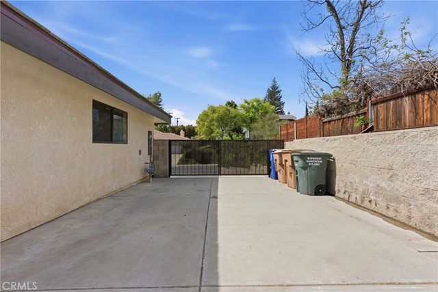3205 Flintridge, Bakersfield, CA 93306