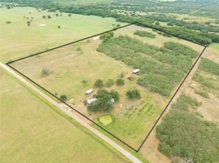 7646 Cr 240, Waelder, TX 78959