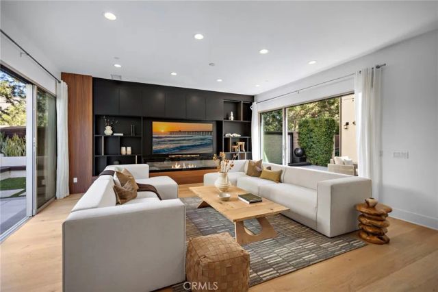 51 Fenway, Irvine, CA 92620