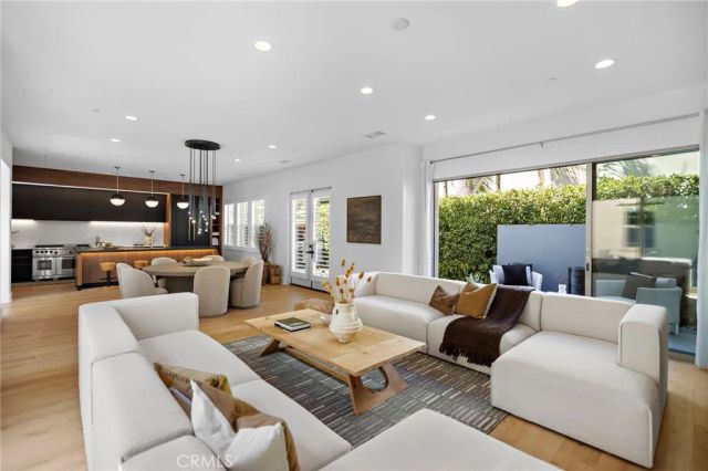 51 Fenway, Irvine, CA 92620