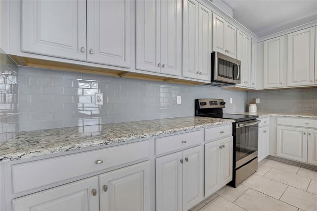 30801 PARROT REEF COURT, Wesley Chapel, FL 33545