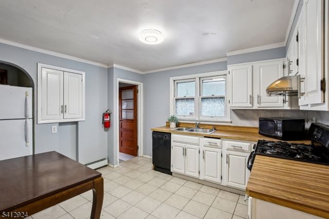 1869 Lennington St, Rahway City, NJ 07065