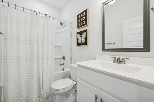 229 Bluebell Dr, Clarksville, TN 37043