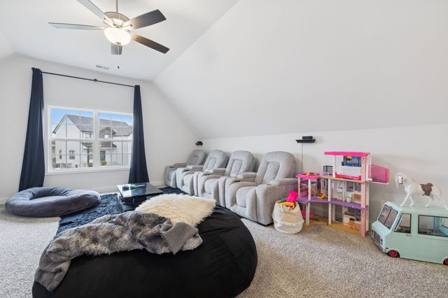 229 Bluebell Dr, Clarksville, TN 37043