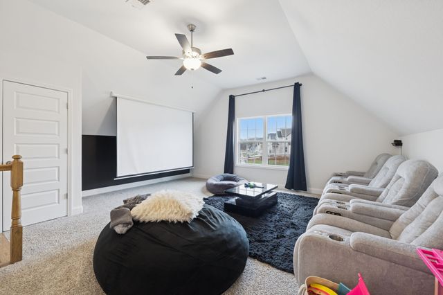 229 Bluebell Dr, Clarksville, TN 37043