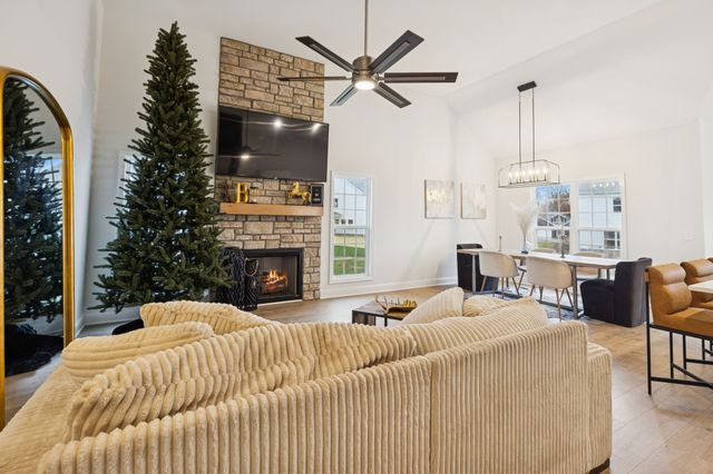 229 Bluebell Dr, Clarksville, TN 37043