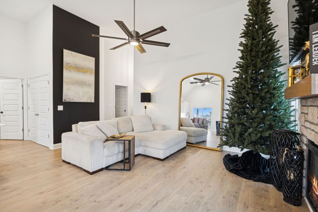 229 Bluebell Dr, Clarksville, TN 37043