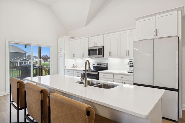 229 Bluebell Dr, Clarksville, TN 37043