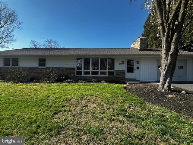 415 E WILLOW ST, Elizabethtown, PA 17022