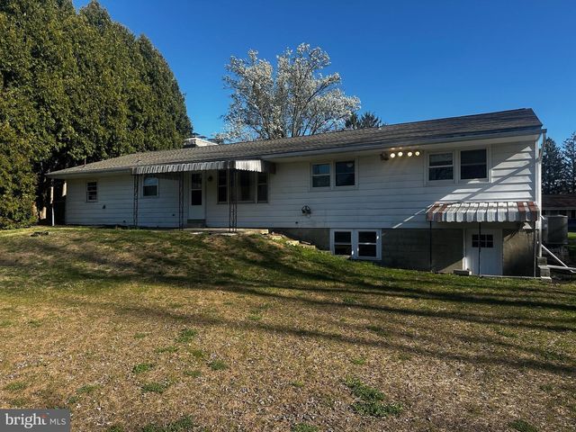 415 E WILLOW ST, Elizabethtown, PA 17022