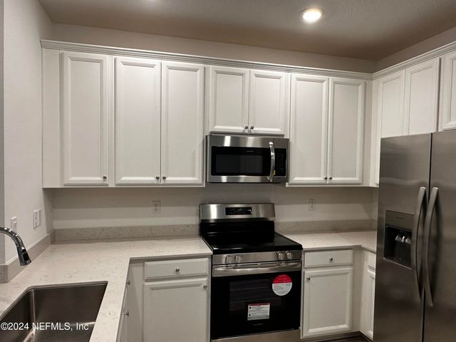 4305 LEEWARD BREEZE Loop, Middleburg, FL 32068