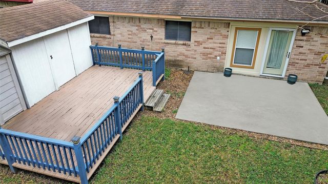 10707 Misty River Drive, Houston, TX 77086