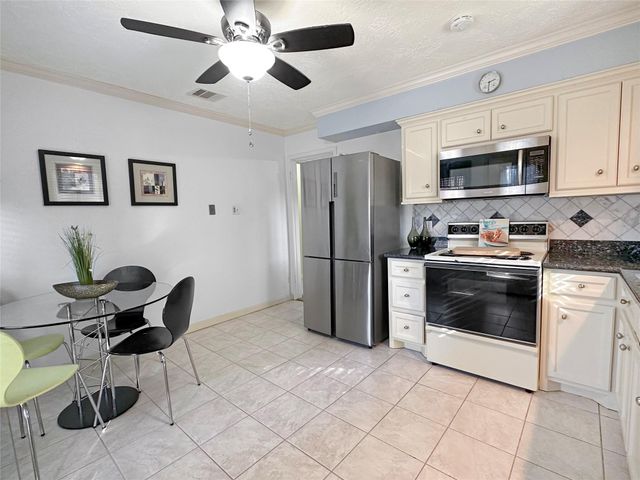 10707 Misty River Drive, Houston, TX 77086