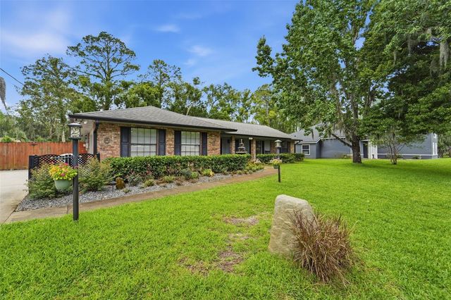 386 LAKE CHARLES ROAD, Deland, FL 32724
