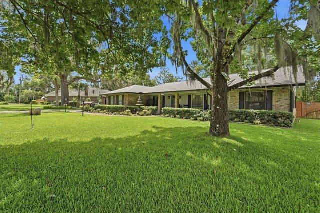 386 LAKE CHARLES ROAD, Deland, FL 32724