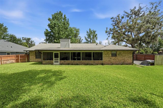 386 LAKE CHARLES ROAD, Deland, FL 32724