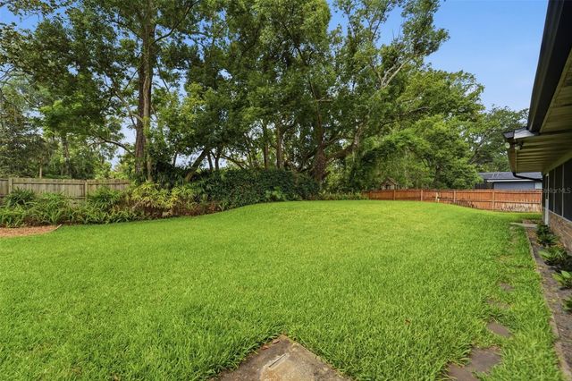 386 LAKE CHARLES ROAD, Deland, FL 32724