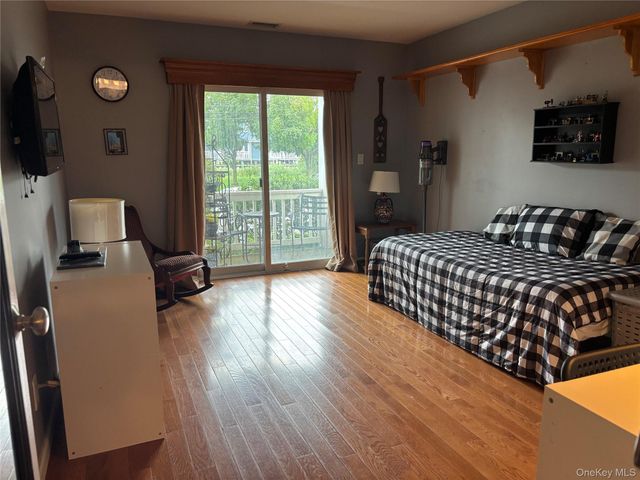 31 Anchor Street U, Freeport, NY 11520