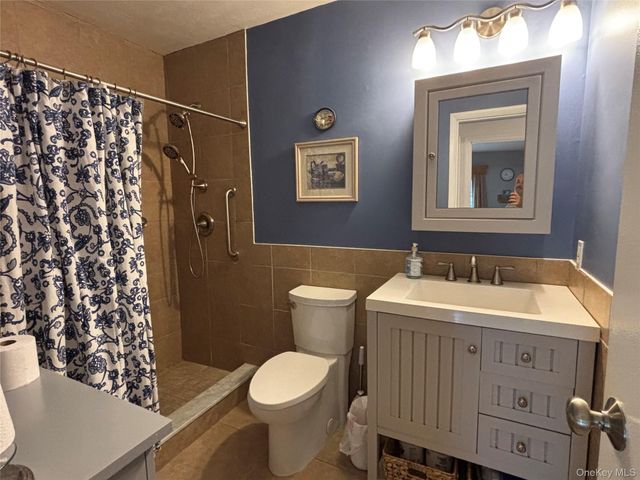 31 Anchor Street U, Freeport, NY 11520