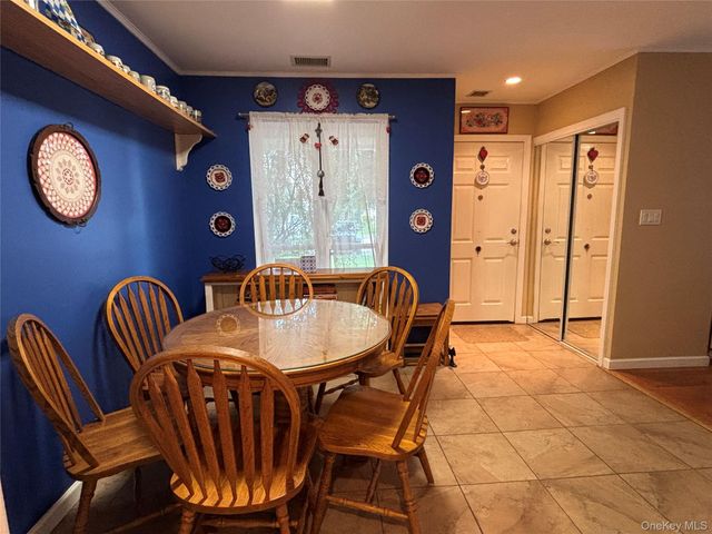 31 Anchor Street U, Freeport, NY 11520