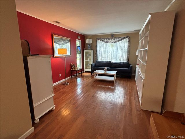 31 Anchor Street U, Freeport, NY 11520