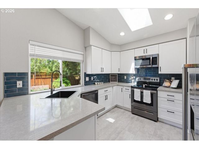 465 Sw SUTHERLAND Way, Beaverton, OR 97006