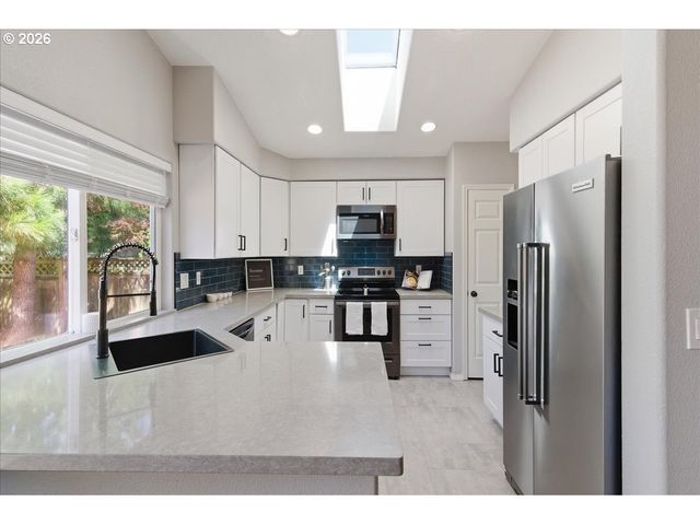 465 Sw SUTHERLAND Way, Beaverton, OR 97006