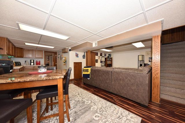 W205N17038 Parkview DRIVE, Jackson, WI 53037