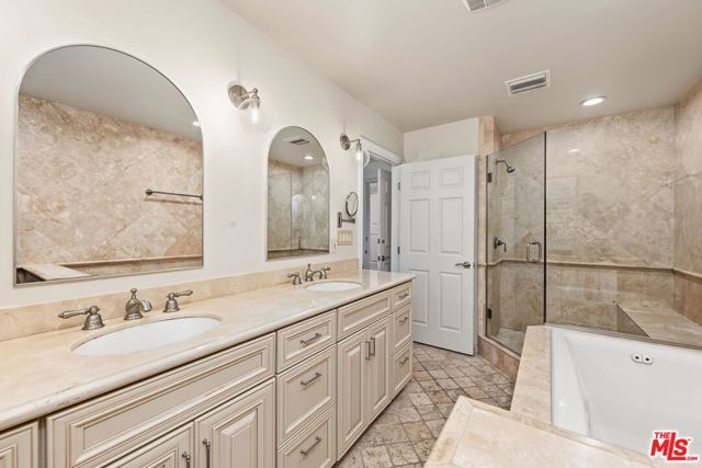 860 Bronze Lane, Los Angeles, CA 90049