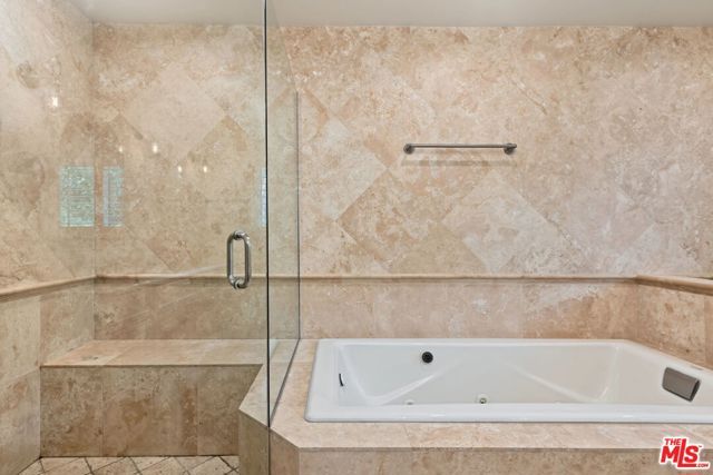 860 Bronze Lane, Los Angeles, CA 90049