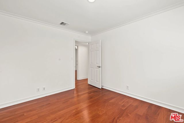 860 Bronze Lane, Los Angeles, CA 90049