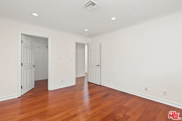 860 Bronze Lane, Los Angeles, CA 90049
