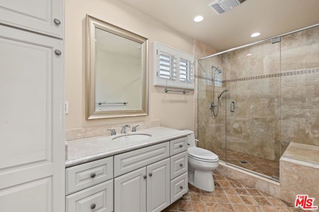 860 Bronze Lane, Los Angeles, CA 90049