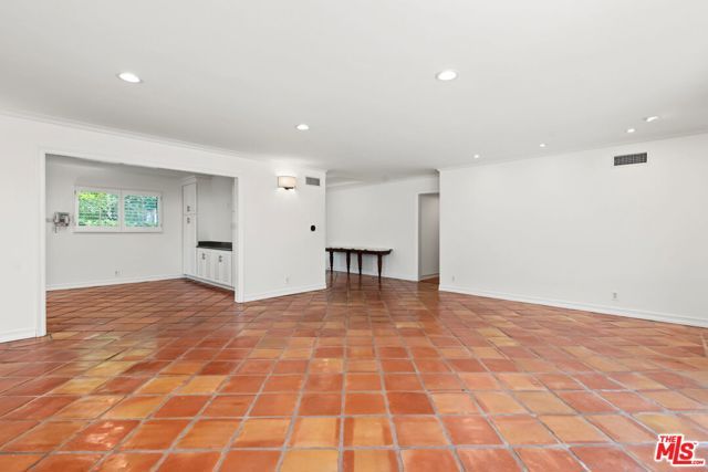 860 Bronze Lane, Los Angeles, CA 90049