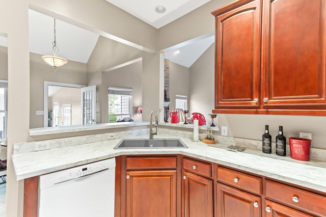 5954 Rainwater Way, Columbus, OH 43228