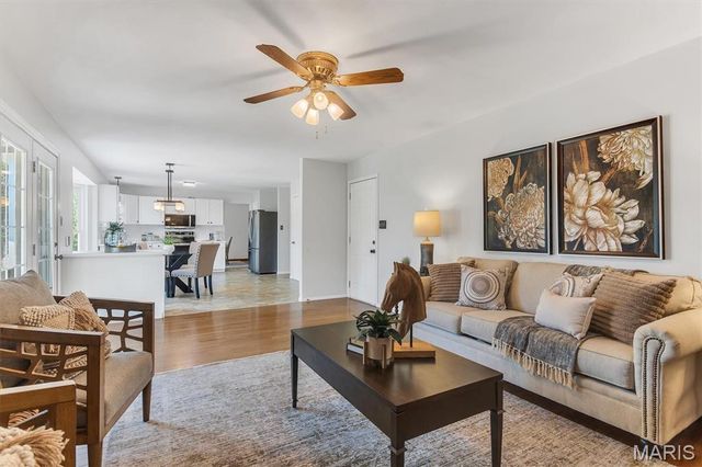 4320 Grand Marnier Drive, St Louis, MO 63129