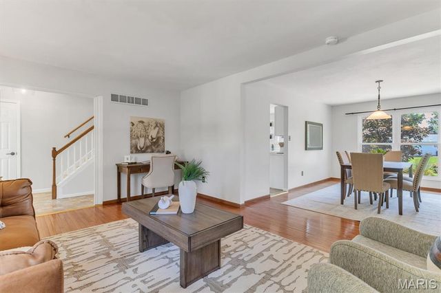 4320 Grand Marnier Drive, St Louis, MO 63129