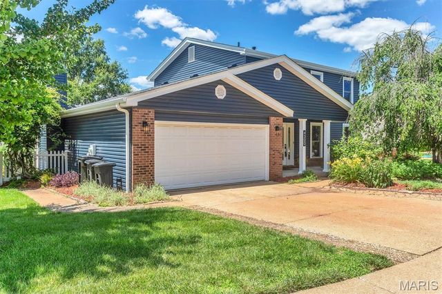 4320 Grand Marnier Drive, St Louis, MO 63129