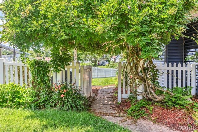 4320 Grand Marnier Drive, St Louis, MO 63129