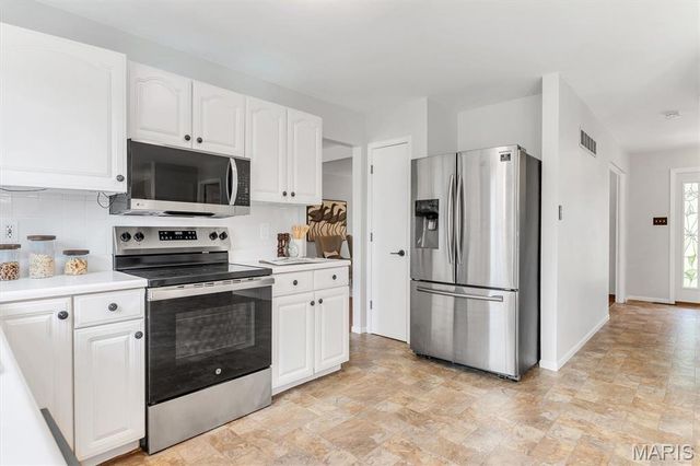 4320 Grand Marnier Drive, St Louis, MO 63129