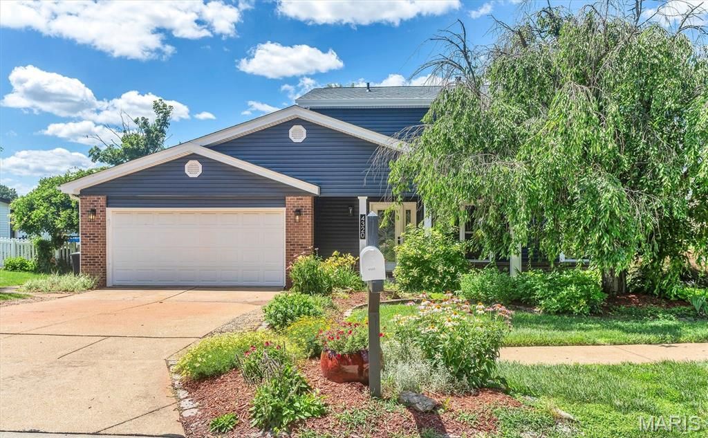 4320 Grand Marnier Drive, St Louis, MO 63129
