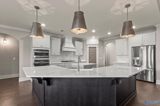 21 Scenic Loop Road, Huntsville, AL 35803