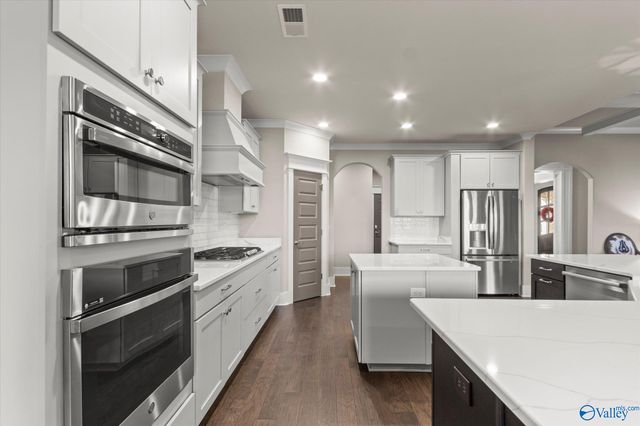 21 Scenic Loop Road, Huntsville, AL 35803