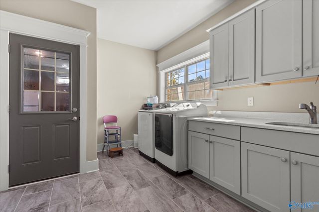 21 Scenic Loop Road, Huntsville, AL 35803