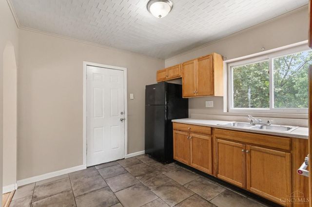 4306 Homelawn Avenue, Green Twp, OH 45211