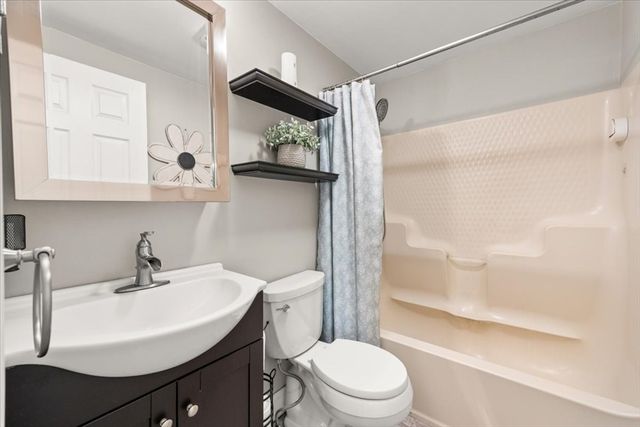 20 Ascension St, Blackstone, MA 01504