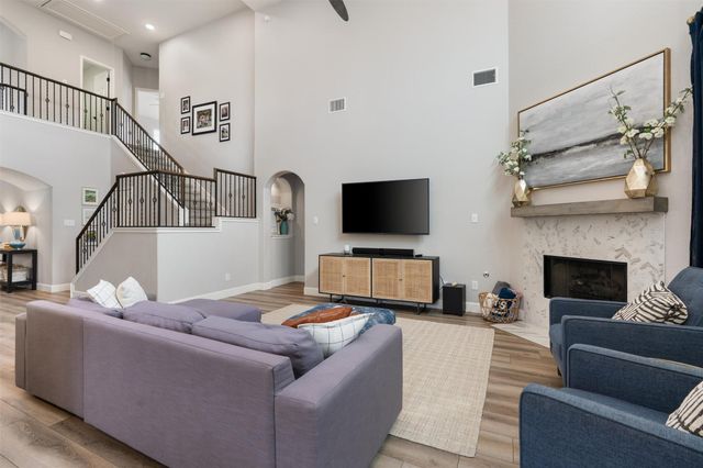 144 Copper Lake LN, Georgetown, TX 78628